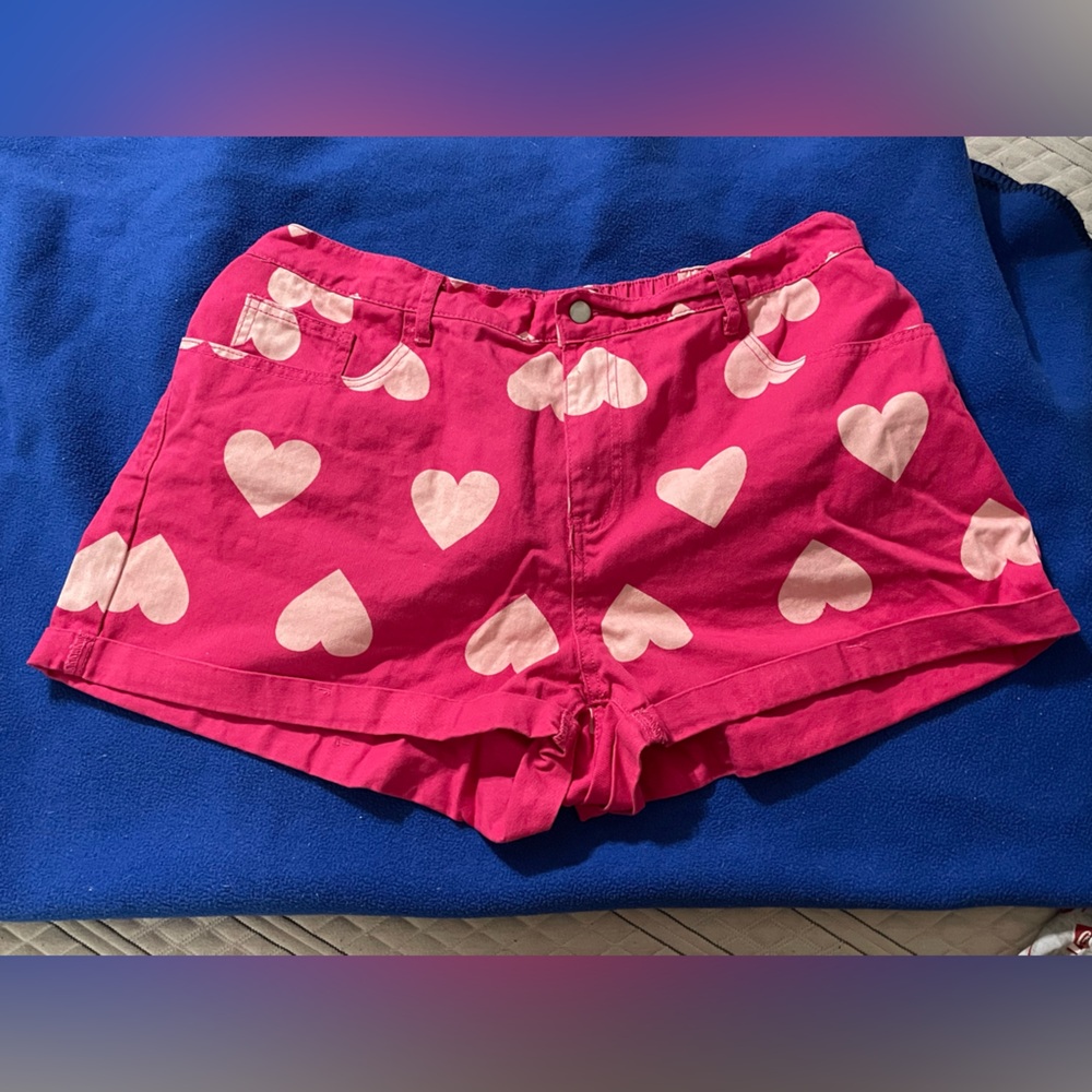 SHEIN Pink Heart Print Women's Shorts